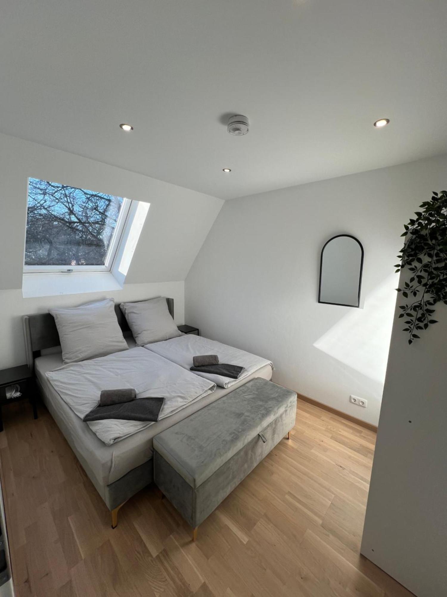 Moderne Wohnung Karlsruhe Neureut, Fussbodenheizung - Regendusche - Waschmaschine - Stellplatz Dış mekan fotoğraf