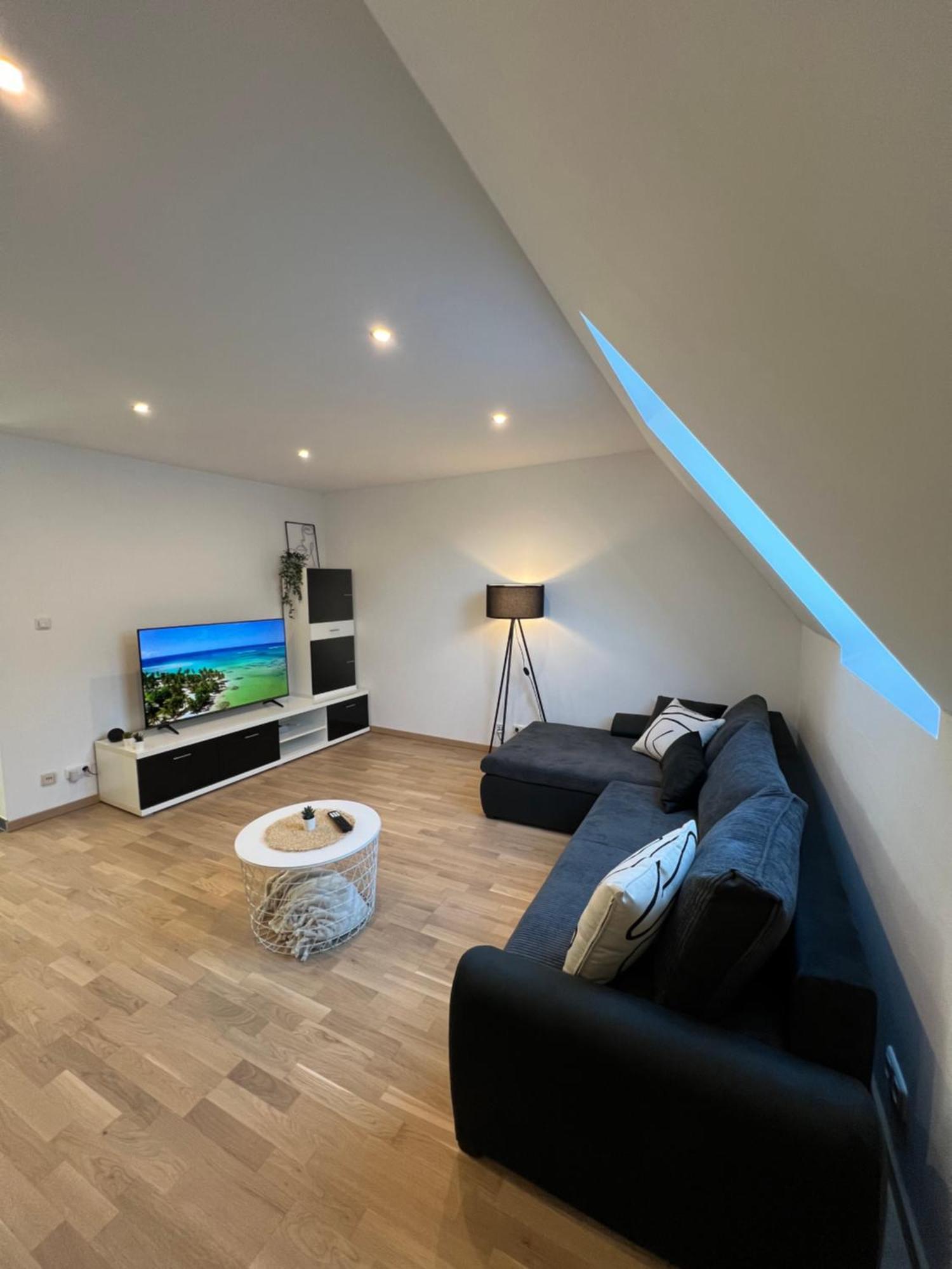 Moderne Wohnung Karlsruhe Neureut, Fussbodenheizung - Regendusche - Waschmaschine - Stellplatz Dış mekan fotoğraf
